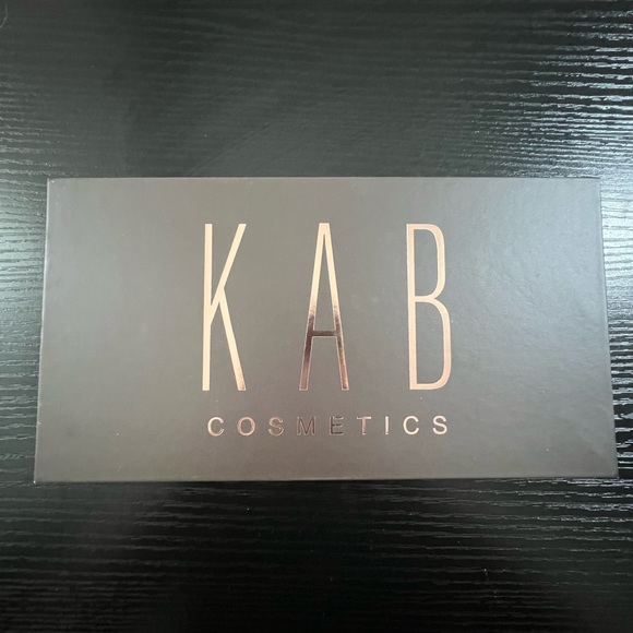 Brand new KAB contour palette - Picture 3 of 4